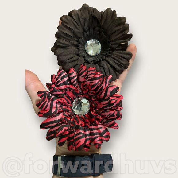 ☑️ Bundle Sale 3 for $15 | Large Floral Barrettes x 2 - Picture 6 of 8